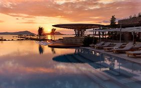 W Costa Navarino (Adults Only)